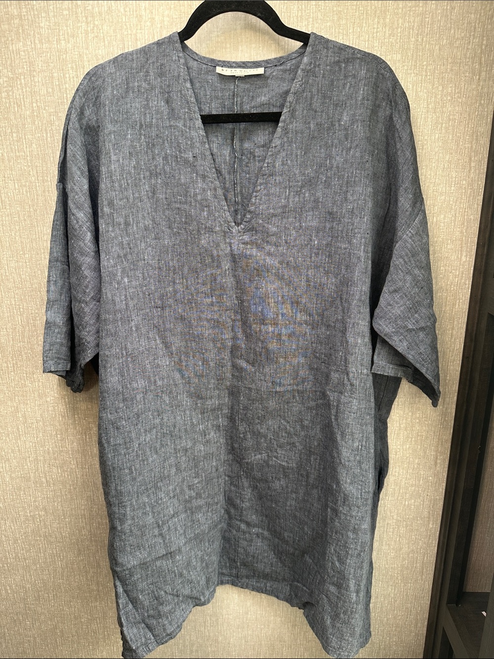 bryn Walker Blue-Grey V-Neck Short Sleeve Shirt 100% linen
